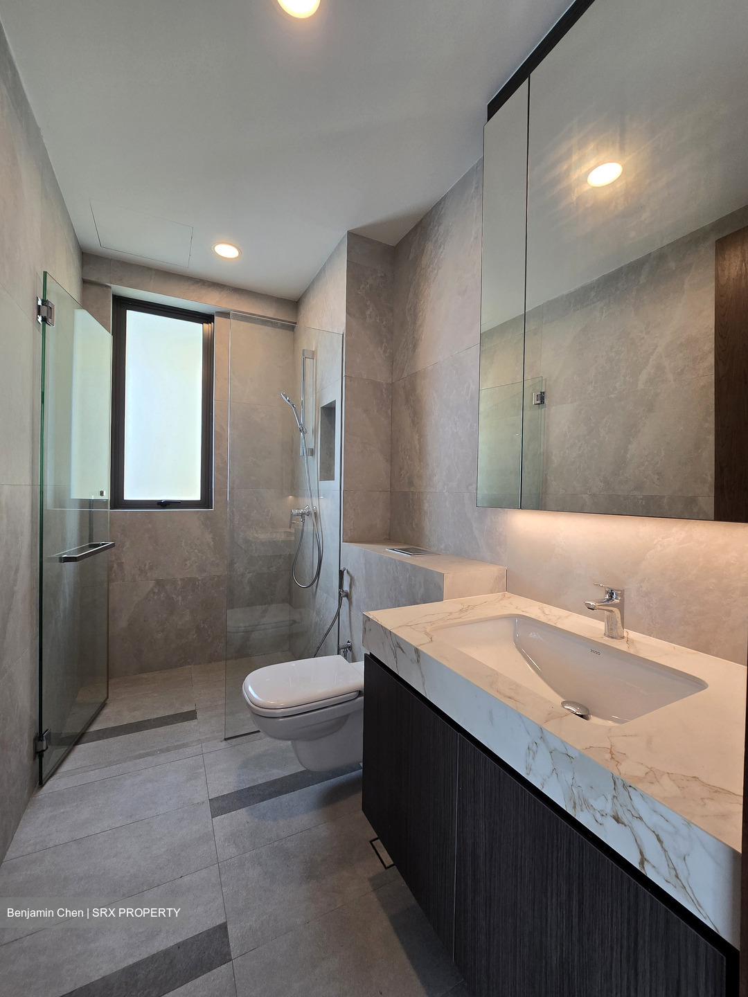 East Coast Avenue (D15), Terrace #606385271